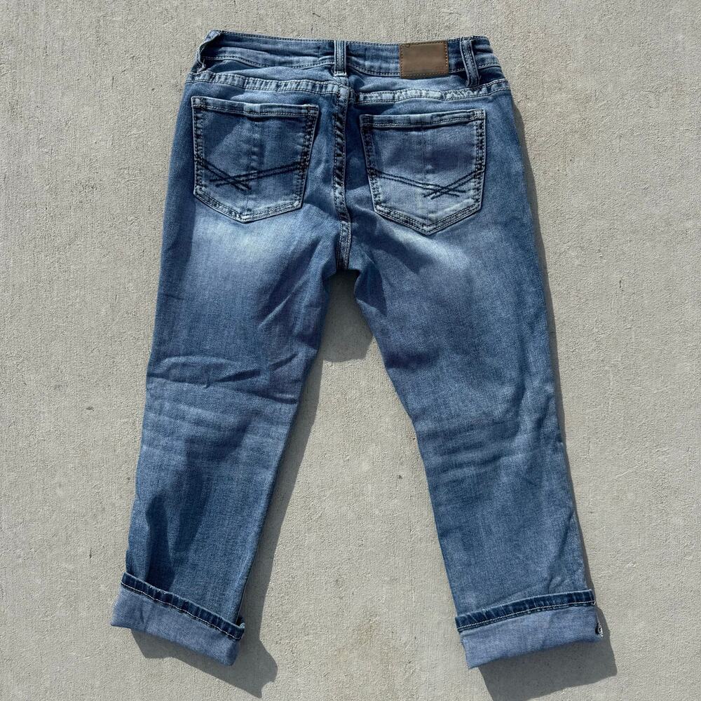 Buckle BKE Stella Size 26 Slim Fit Low Rise Crop Capri Blue Jeans BGK111